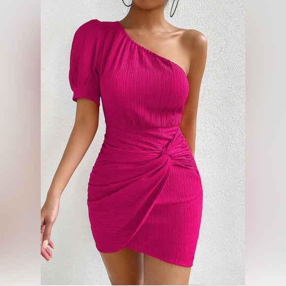 5 for $25! 💕 SHEIN Privé One Shoulder Twist Front Bodycon Dress - Picture 4 of 6